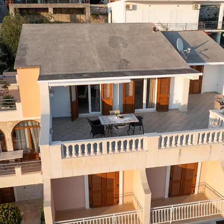Apartment Kapetan Jure *