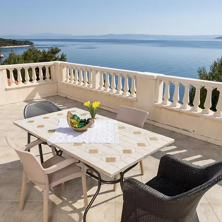 Kapetan Jure Apartmán Brela