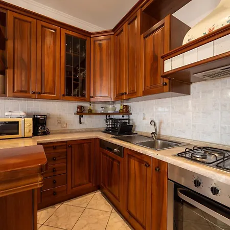 Kapetan Jure Apartmán Brela