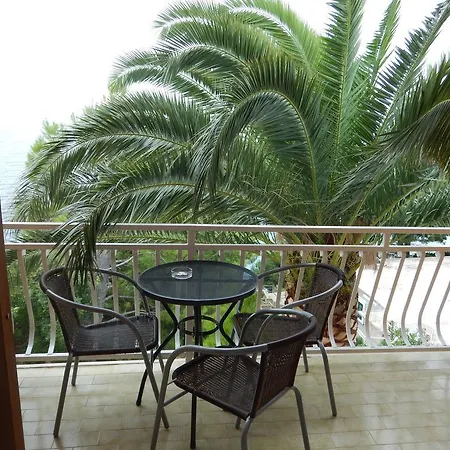 Kapetan Jure Apartmán Brela