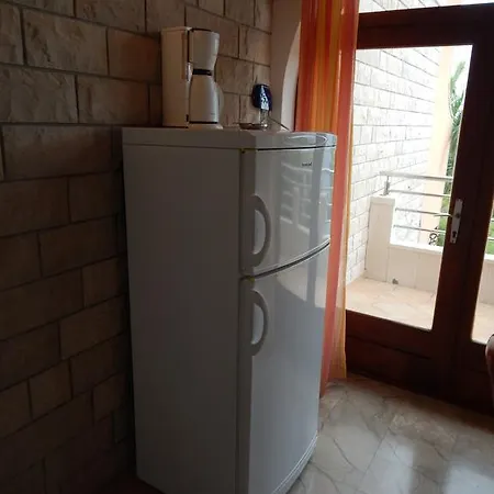 Kapetan Jure Apartment Brela