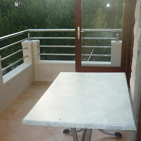 Kapetan Jure Apartment Brela