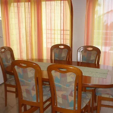 Kapetan Jure Apartmán *