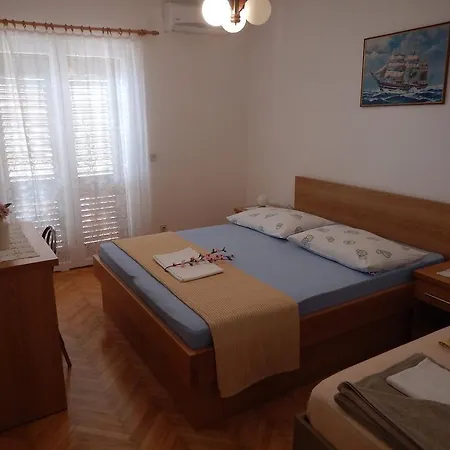 Kapetan Jure Apartmán *